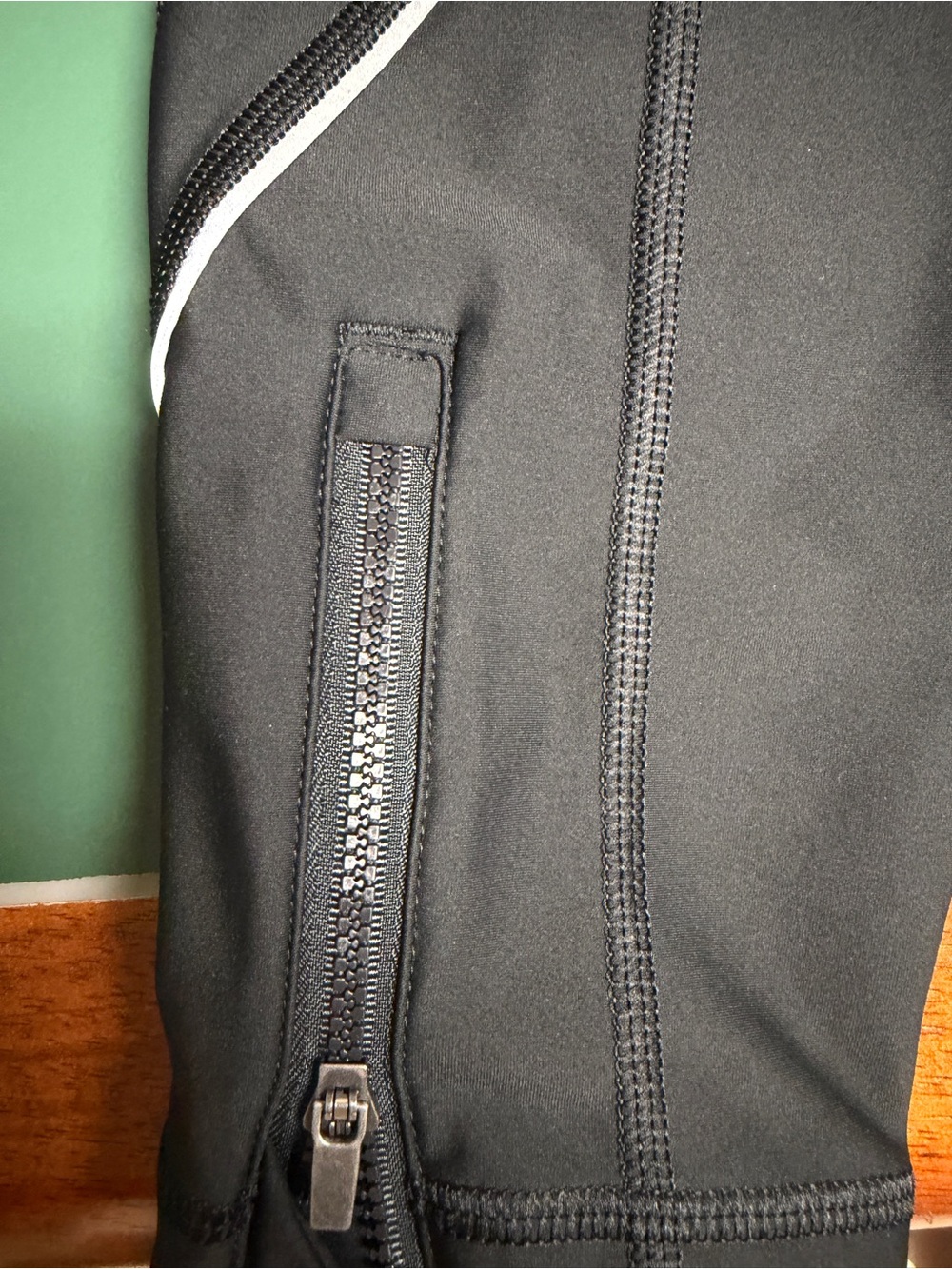Victoria Sport Black Leggings with Back Zip Pocket size Large - Picture 4 of 11
